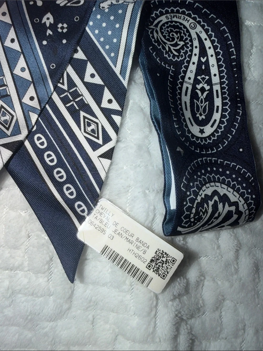 Hermes Cheval de Coeur Bandana Twilly